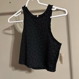 Women’s crop style tank top